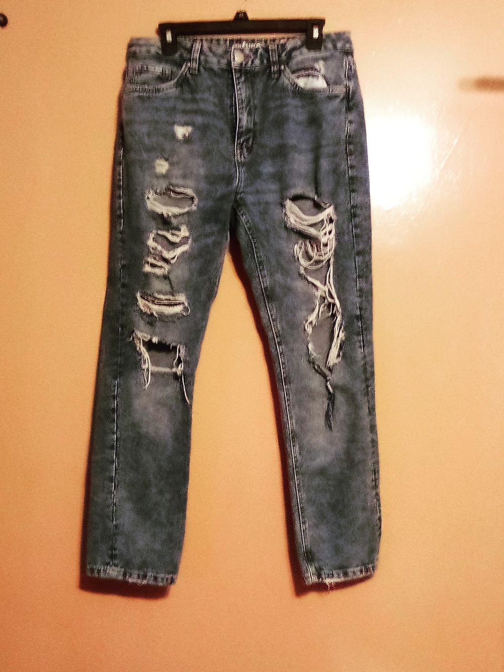 Slim Distressed Women’s Jeans in Washed Blue ( Bag Q )